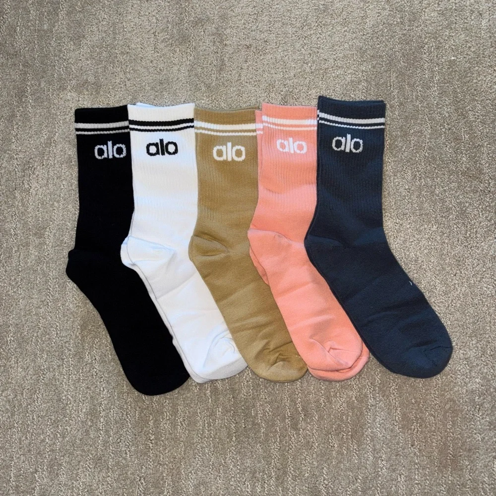 Alo Socks 5 Pack - Picture 2 of 3